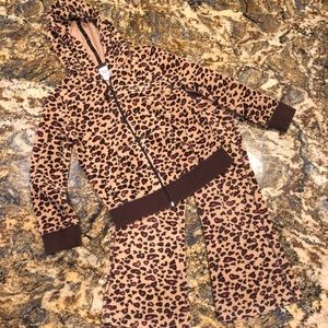 Girls 5/6 cute cheetah joggers set
